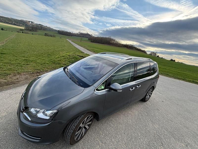 Gebraucht VW Sharan Highline 184 PS (135 kW) 2015 Grau Van / Kleinbus