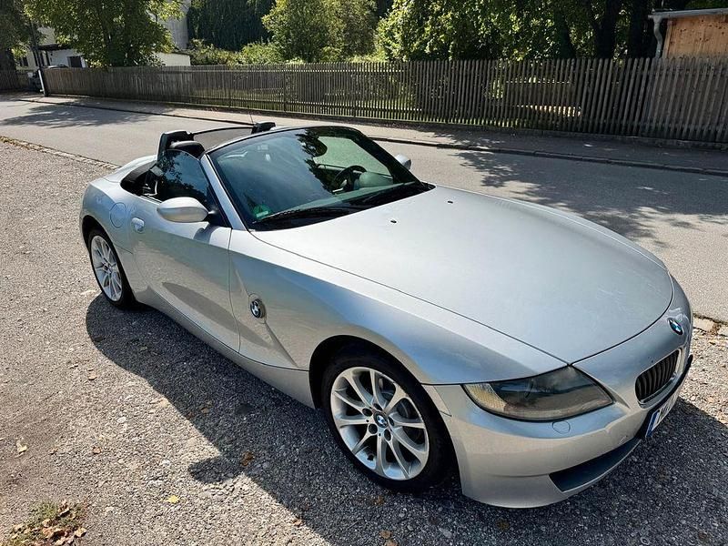 Silber Gebraucht 2006 BMW Z4 Sport Line Cabrio | 6.800 € (Fairer Preis) - Bild 1/4