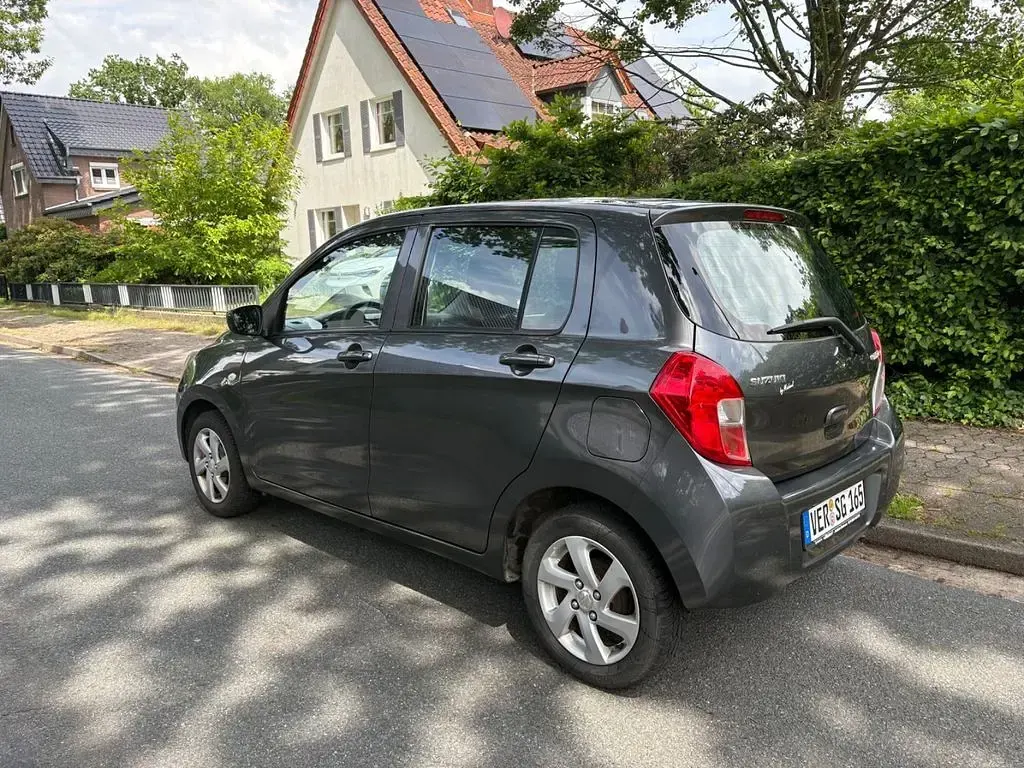 Gebraucht Suzuki Celerio Basic 68 PS (50 kW) 2016 Grau Kleinwagen
