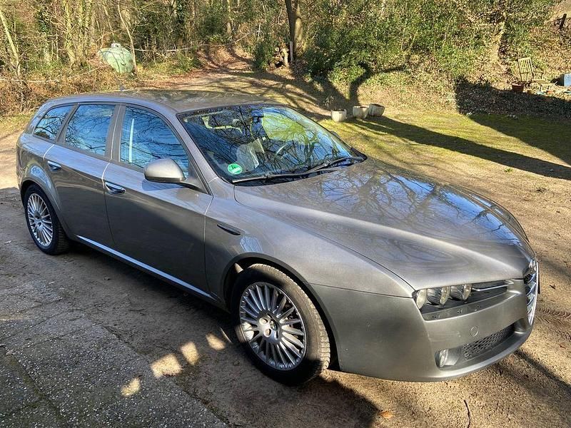 Silber Gebraucht 2006 Alfa Romeo 159 Distinctive Kombi | 2.900 € (Etwas zu teuer) - Bild 1/4