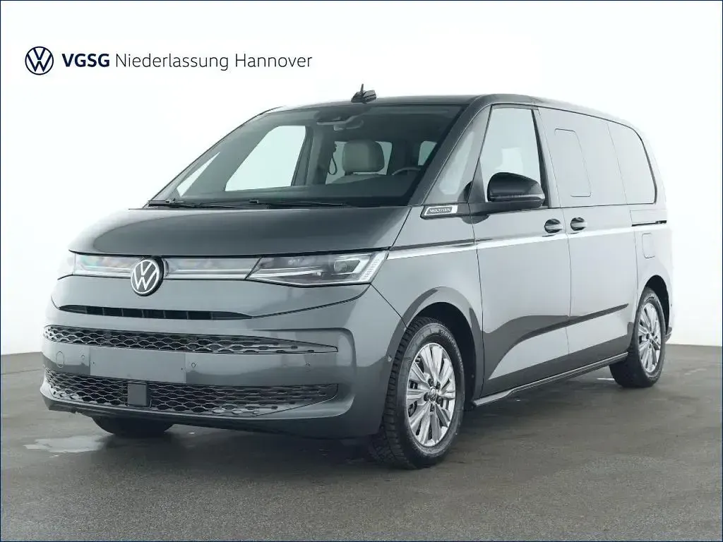 Usado VW Multivan Style 177 HP (130 kW) 2025 Cinzento Monovolume