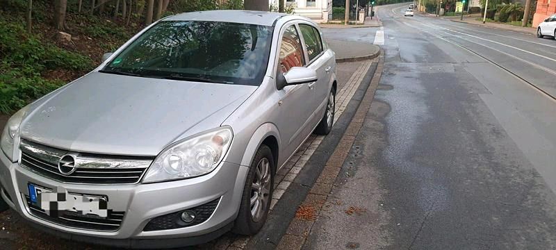 Grau Gebraucht 2008 Opel Astra Kleinwagen | 1.200 € (Superpreis) - Bild 1/4