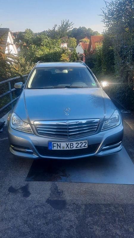 Grau Gebraucht 2013 Mercedes C180 Avantgarde Edition Kombi | 10.000 € (Guter Preis) - Bild 1/4