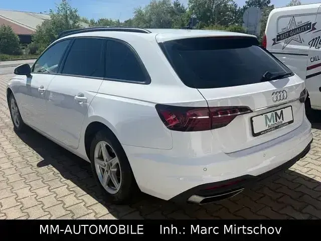 Gebraucht Audi A4 Basis 163 PS (119 kW) 2022 Andere Kombi