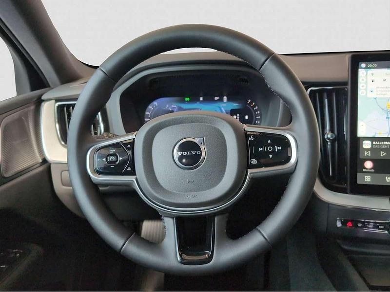 Neu Volvo XC60 Plus 250 PS (183 kW) 2025 Denim blue SUV