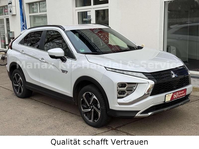 Weiß (metallic) Gebraucht 2021 Mitsubishi Eclipse SUV | 19.990 € (Fairer Preis) - Bild 1/4