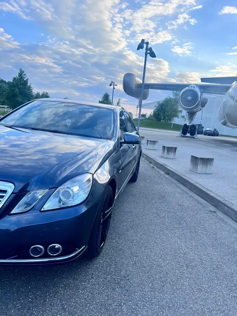 Second-hand Mercedes E300 204 CP (150 kW) 2010 Gri Berlinǎ