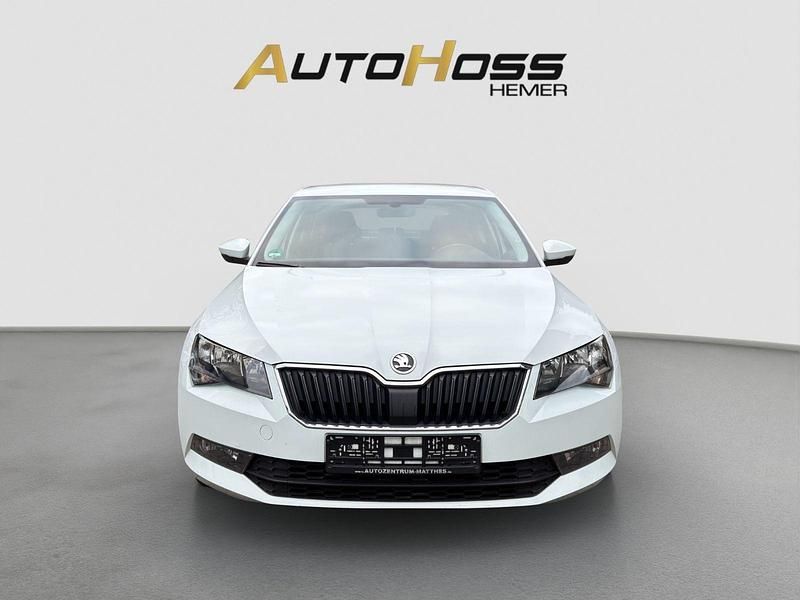 Gebraucht Skoda Superb Active 190 PS (139 kW) 2017 Weiß Limousine