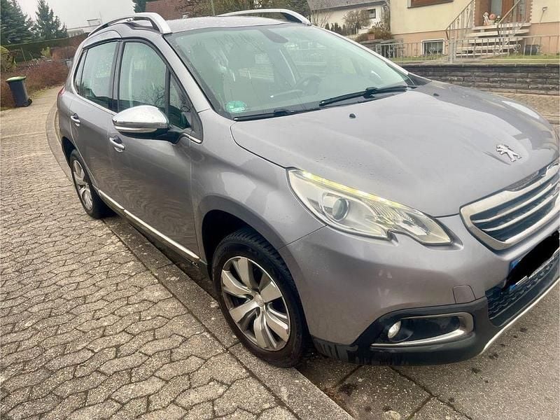 Grau Gebraucht 2014 Peugeot 2008 Allure SUV | 5.499 € (Guter Preis) - Bild 1/4