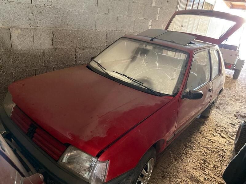 Rot Gebraucht 1990 Peugeot 205 Kleinwagen | 1.199 € - Bild 1/4