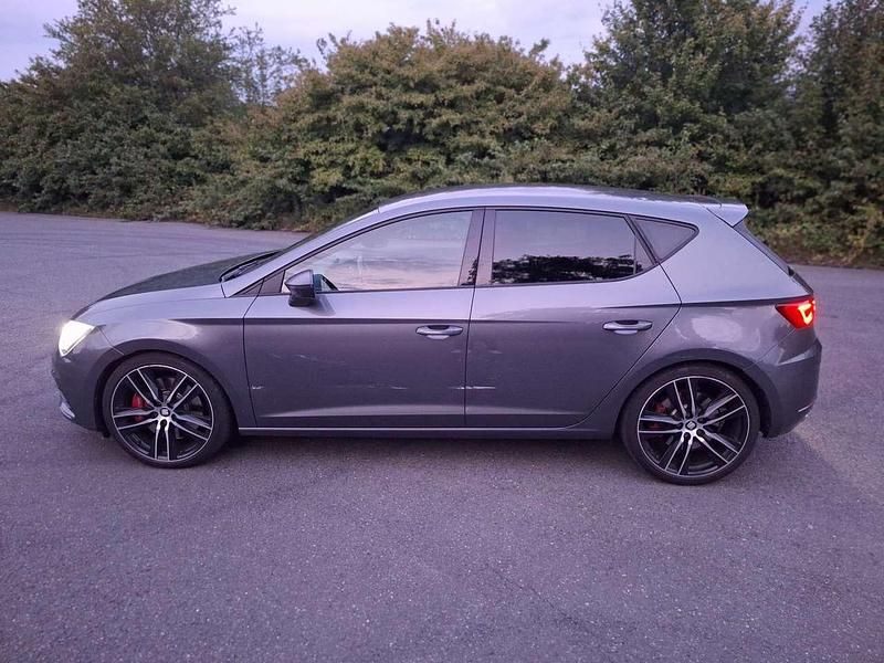 Grau Gebraucht 2018 Cupra Leon Limousine | 22.999 € (Etwas zu teuer) - Bild 1/4