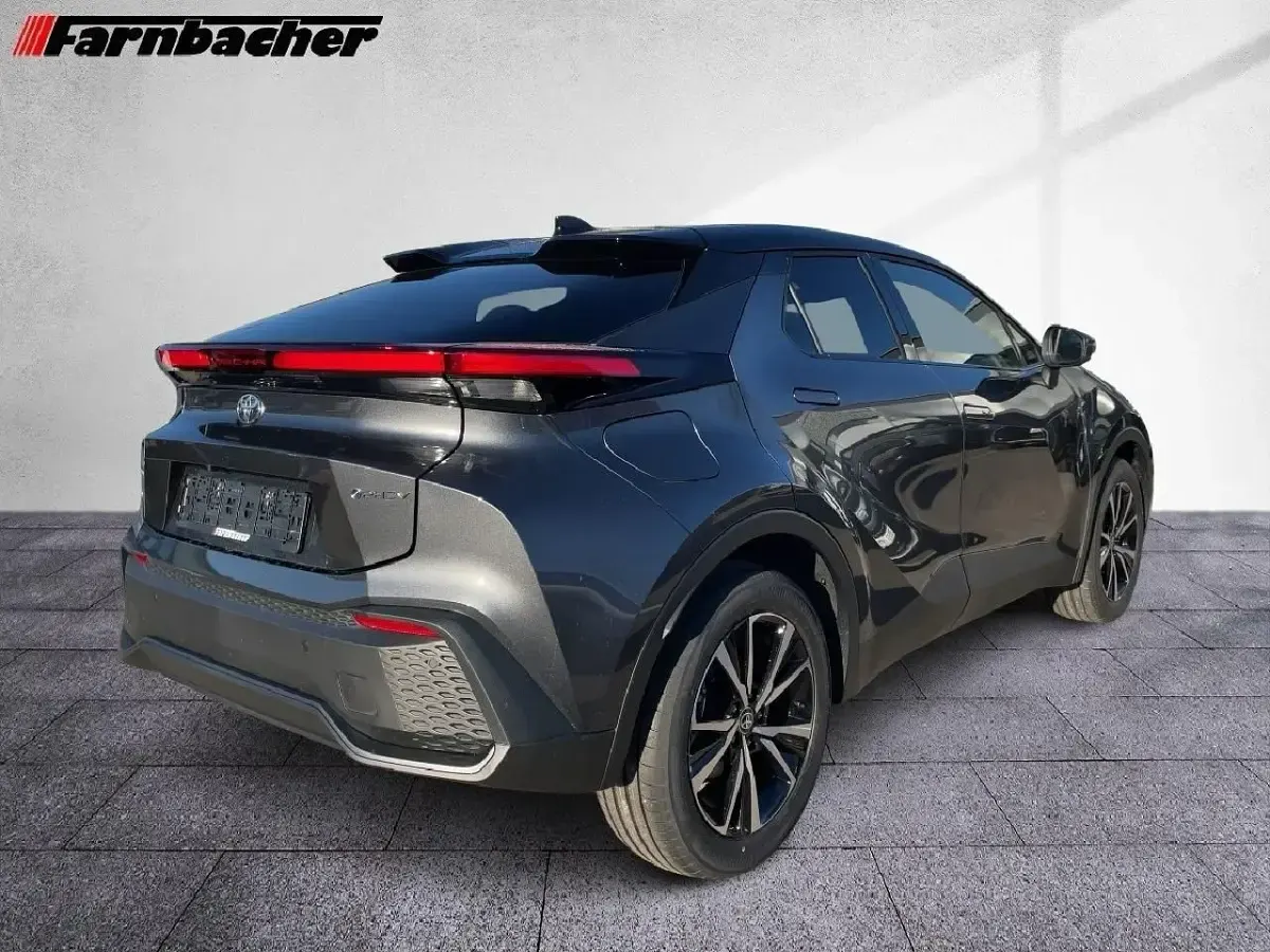 Gebraucht Toyota C-HR 223 PS (164 kW) 2025 Grey metallic / black SUV