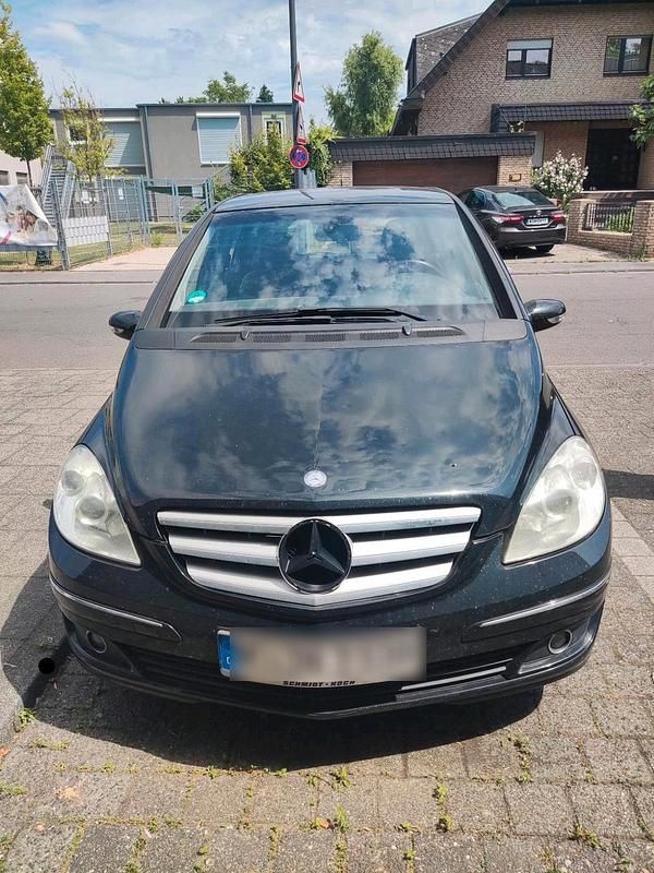 Schwarz Gebraucht 2006 Mercedes B180 Van / Kleinbus | 2.299 € (Fairer Preis) - Bild 1/4