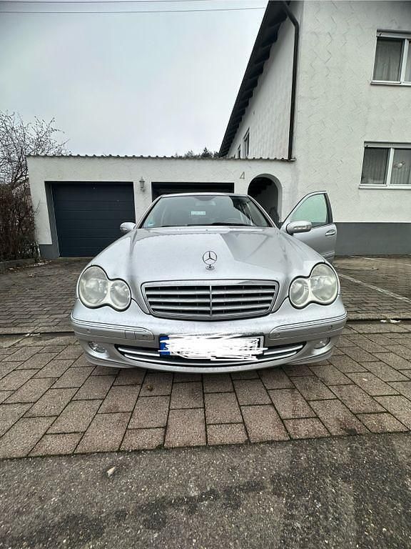 Silber Gebraucht 2007 Mercedes C280 Elegance Limousine | 3.800 € (Superpreis) - Bild 1/4