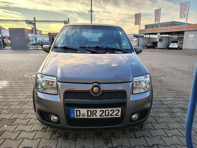 Grau Gebraucht 2009 Fiat Panda Kleinwagen | 4.999 € (Teuer) - Bild 1/4