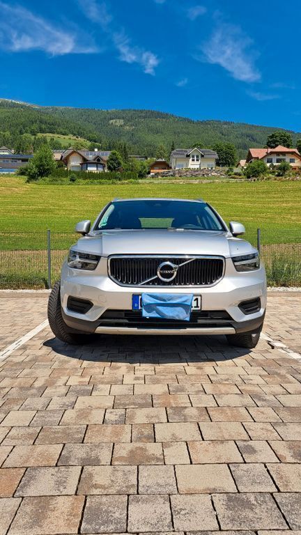 Silber Gebraucht 2019 Volvo XC40 Momentum SUV | 21.500 € (Fairer Preis) - Bild 1/4