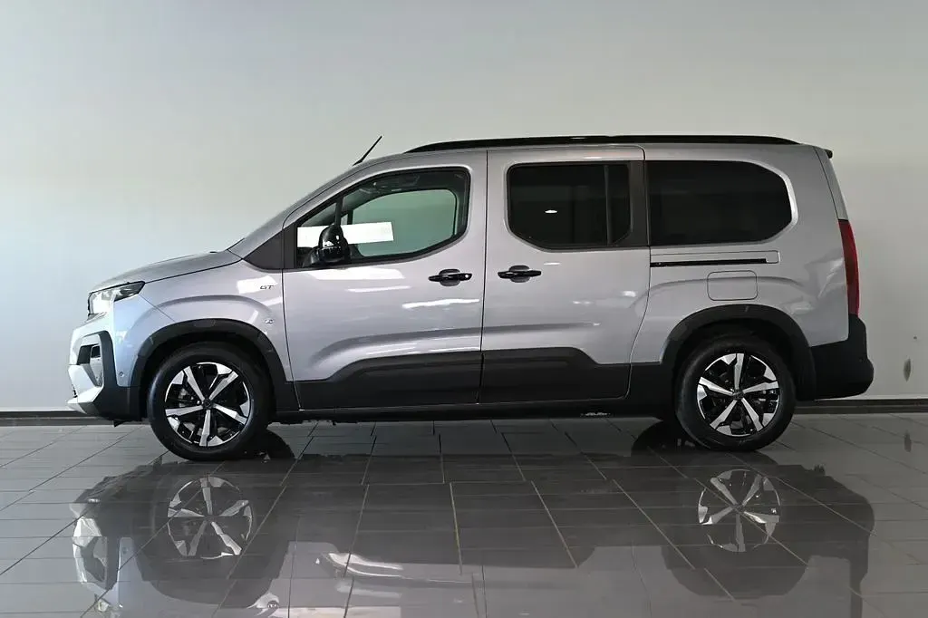 Neu Peugeot e-Rifter GT 100 kW (136 PS) 2026 Grau Van / Kleinbus