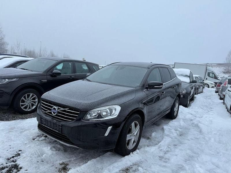Schwarz Gebraucht 2015 Volvo XC60 Momentum SUV | 11.900 € (Guter Preis) - Bild 1/4
