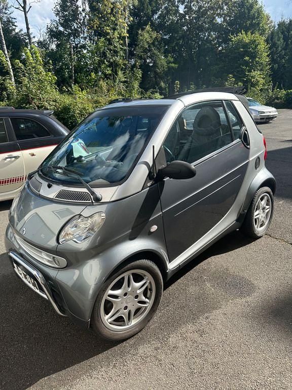 Grau Gebraucht 2001 Smart ForTwo Cabrio Pulse Cabrio | 1.900 € (Fairer Preis) - Bild 1/4