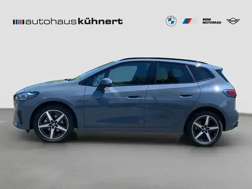 Gebraucht BMW 220 Active Tourer Luxury Line 156 PS (114 kW) 2023 Grau Van / Kleinbus