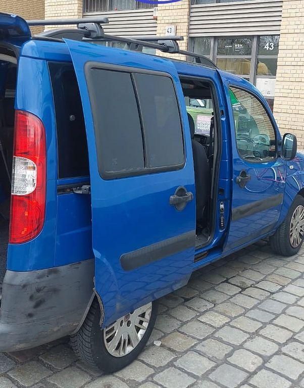 Gebraucht Fiat Doblò Active 77 PS (56 kW) 2009 Blau Van / Kleinbus