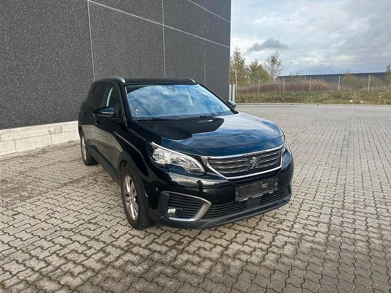 Gebraucht Peugeot 5008 Active 120 PS (88 kW) 2018 Schwarz Van / Kleinbus