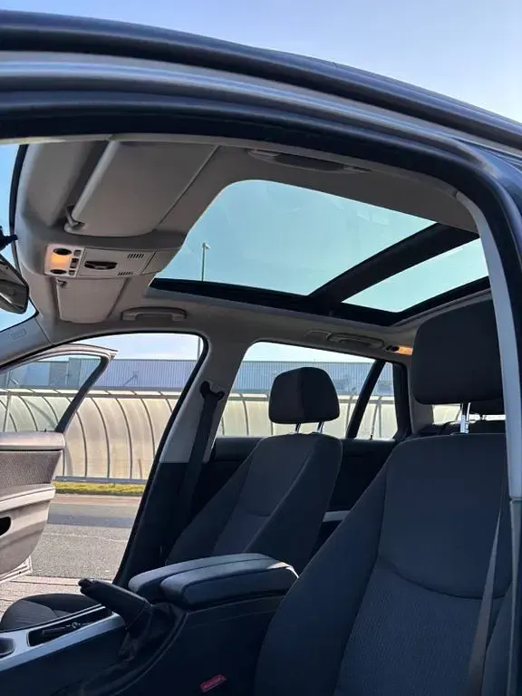 Gebraucht BMW 318 Sport Line 143 PS (105 kW) 2010 Grau Kombi