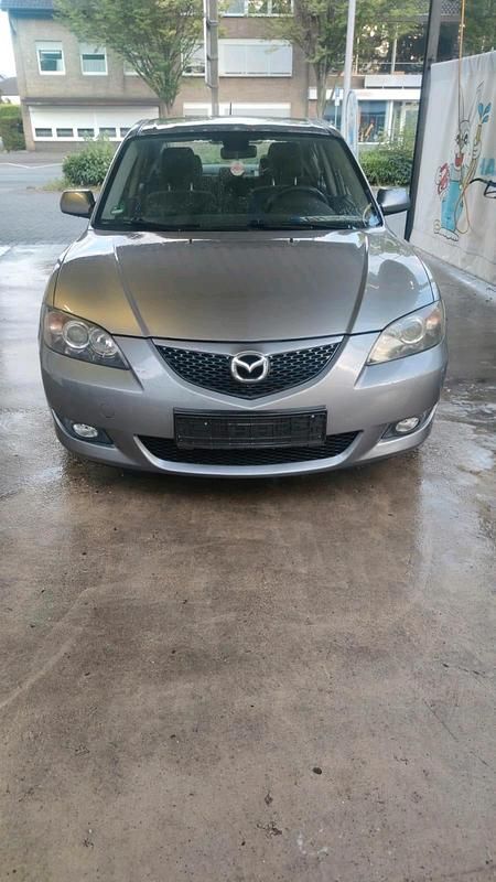 Grau Gebraucht 2006 Mazda 3 Limousine | 1.700 € (Guter Preis) - Bild 1/4