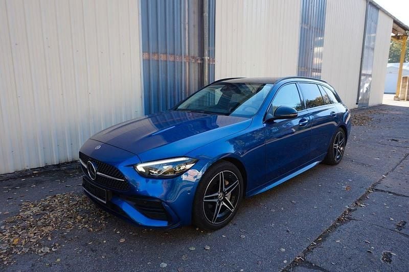 Blau Gebraucht 2022 Mercedes C220 AMG line Limousine | 27.999 € (Guter Preis) - Bild 1/4