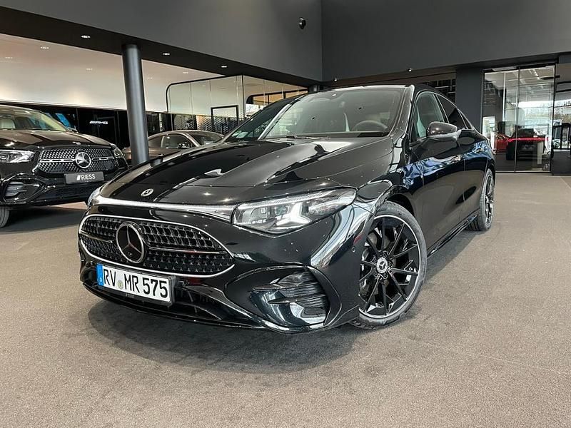 Gebraucht Mercedes CLA200 AMG line 184 PS (135 kW) 2026 Metalliclack kosmosschwarz Limousine