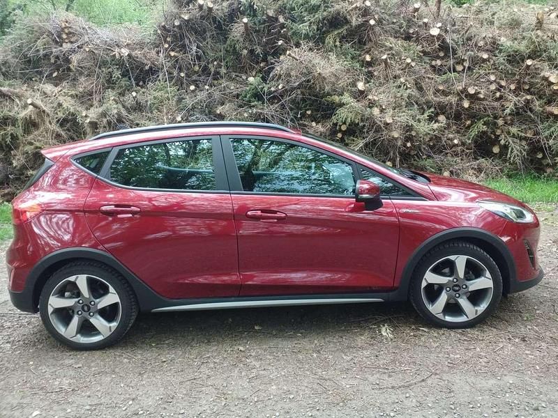 Gebraucht Ford Fiesta Active 125 PS (91 kW) 2018 Rot Kleinwagen