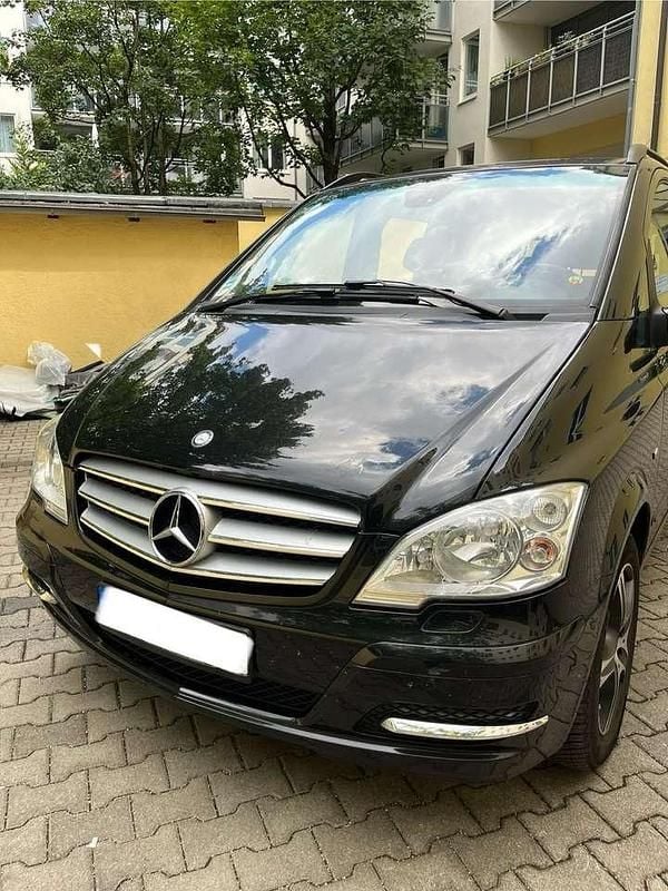 Schwarz Gebraucht 2011 Mercedes Viano Van / Kleinbus | 14.500 € (Superpreis) - Bild 1/4