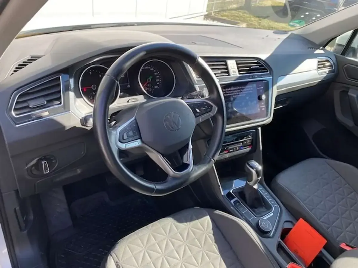 Gebraucht VW Tiguan IQ Drive 150 PS (110 kW) 2023 Pure white SUV