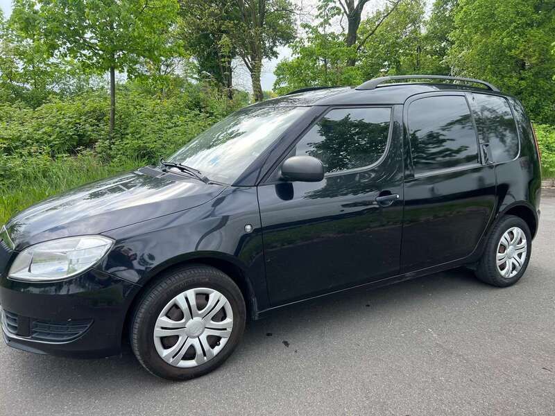 Schwarzmagic perleffekt Gebraucht 2012 Skoda Roomster Kombi | 3.800 € (Guter Preis) - Bild 1/4