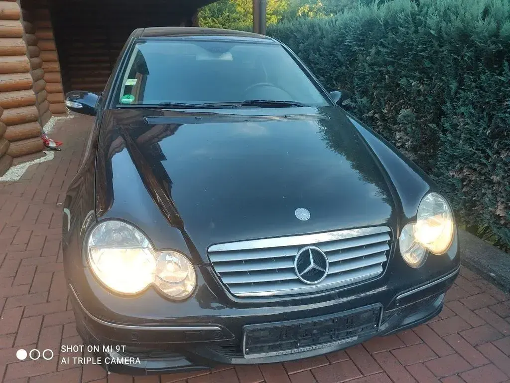 Gebraucht Mercedes C180 143 PS (105 kW) 2006 Schwarz Coupé