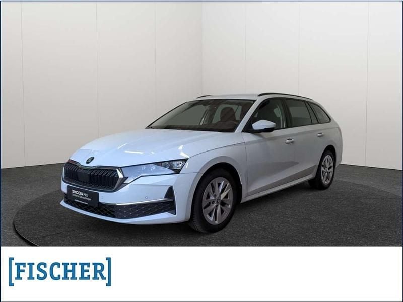 Weiss Gebraucht 2024 Skoda Octavia Selection Kombi | 31.370 € (Fairer Preis) - Bild 1/4