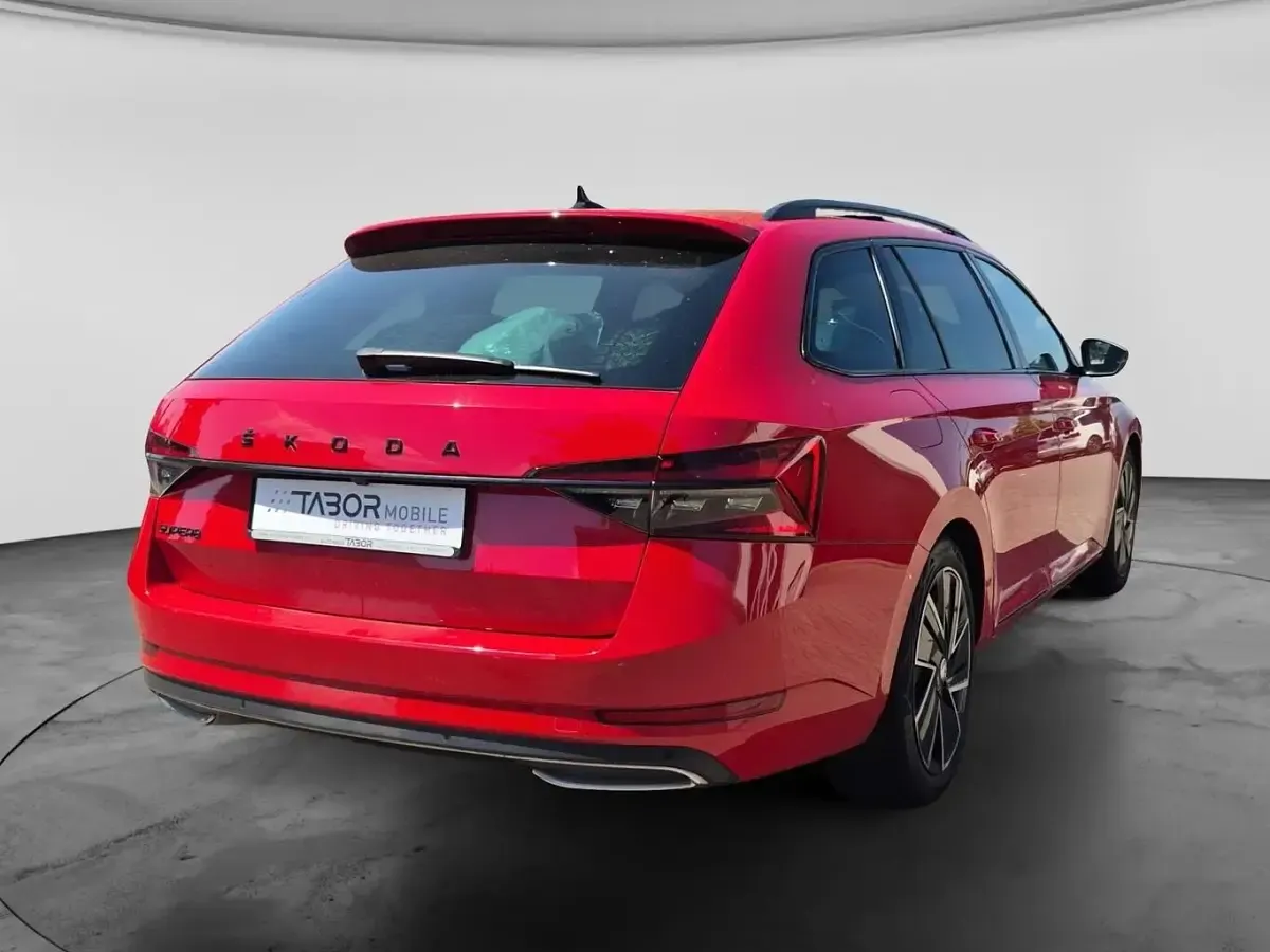 Gebraucht Skoda Superb SportLine 200 PS (147 kW) 2022 Velvet rot premium metallic Kombi