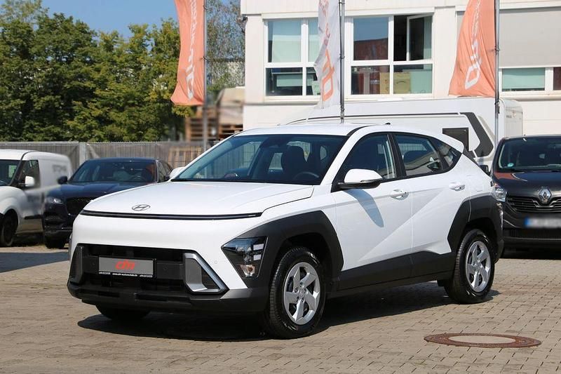 Weiß Neu 2025 Hyundai Kona Select SUV | 25.870 € (Teuer) - Bild 1/4