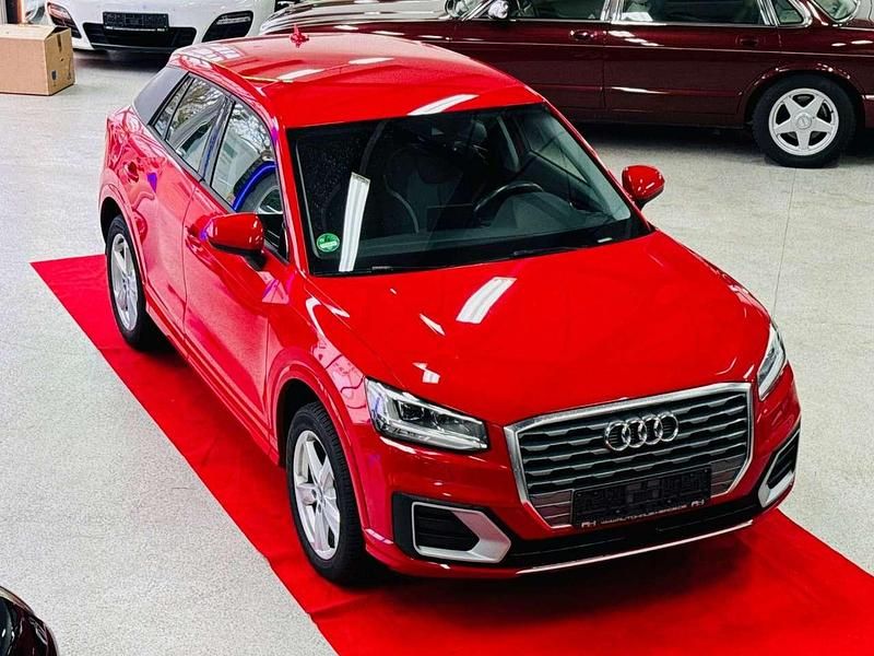 Rot Gebraucht 2017 Audi Q2 Sport SUV | 17.350 € (Guter Preis) - Bild 1/4
