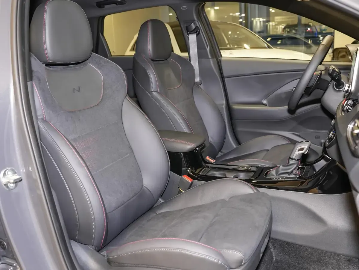 Neu Hyundai i30 N Line 140 PS (102 kW) 2025 Ecotronic grey Limousine