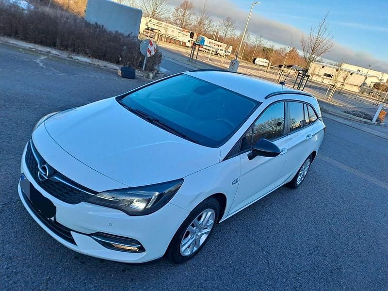 Weiß Gebraucht 2021 Opel Astra Edition Kombi | 7.000 € (Fairer Preis) - Bild 1/4