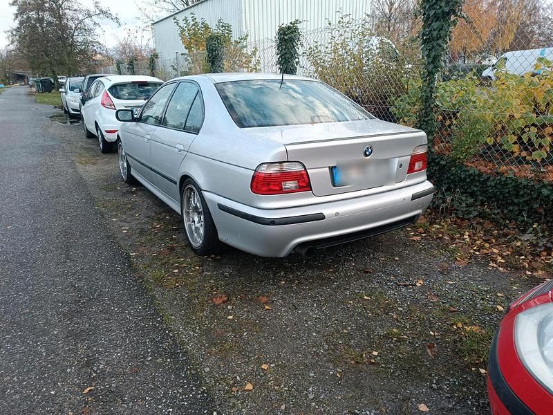 Silber Gebraucht 2002 BMW 530 M Sport Limousine | 3.900 € (Superpreis) - Bild 1/4