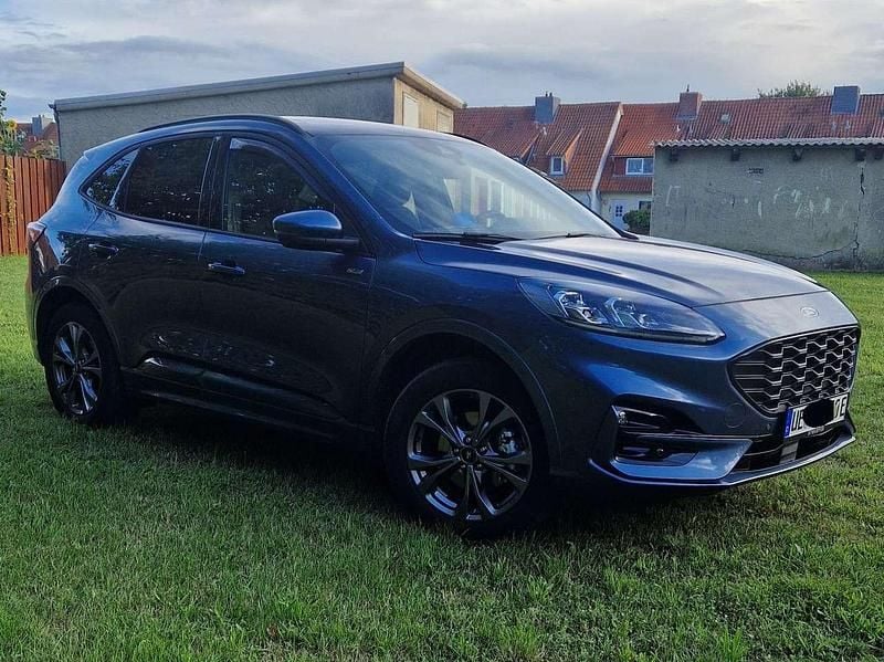 Blau Gebraucht 2022 Ford Kuga ST-Line X SUV | 30.990 € (Etwas zu teuer) - Bild 1/4