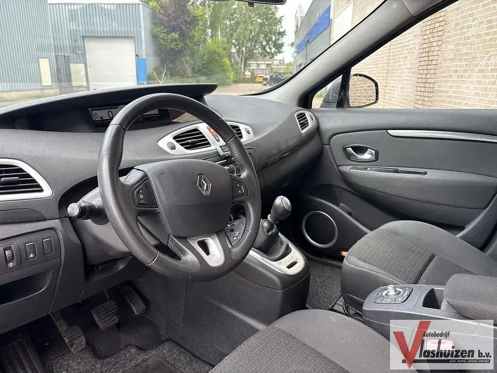 Gebraucht Renault Grand Scénic II Dynamique 131 PS (96 kW) 2009 Schwarz Van / Kleinbus