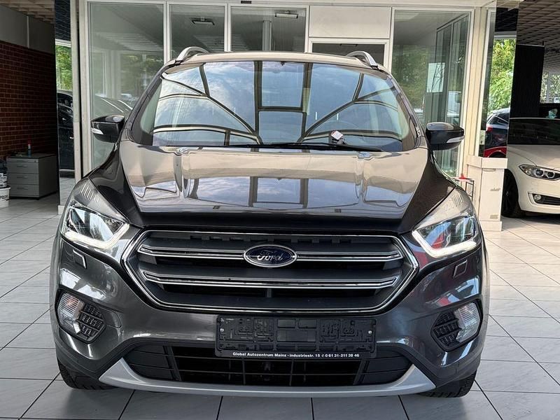 Grau Gebraucht 2018 Ford Kuga Trend SUV | 16.990 € (Fairer Preis) - Bild 1/4