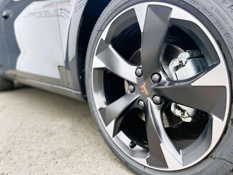 Gebraucht Cupra Leon 150 PS (110 kW) 2023 Magnetic grau Kombi