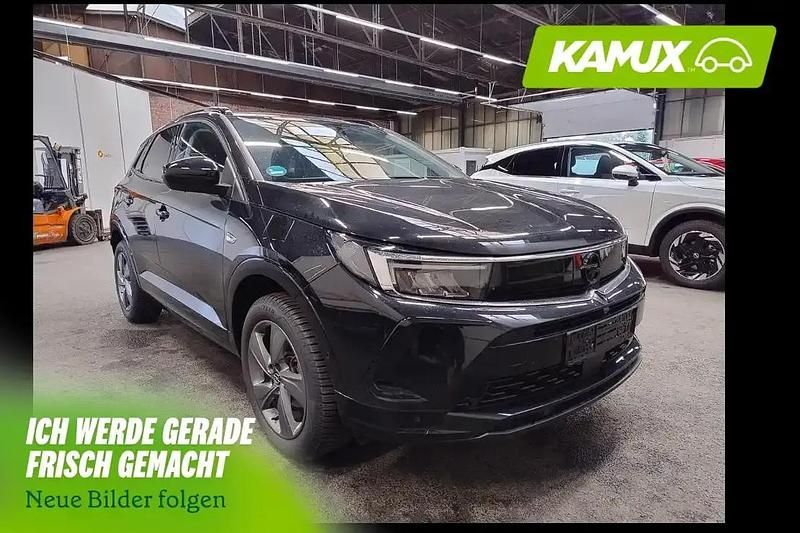 Schwarz metallic Gebraucht 2023 Opel Grandland X SUV | 21.900 € (Fairer Preis) - Bild 1/4