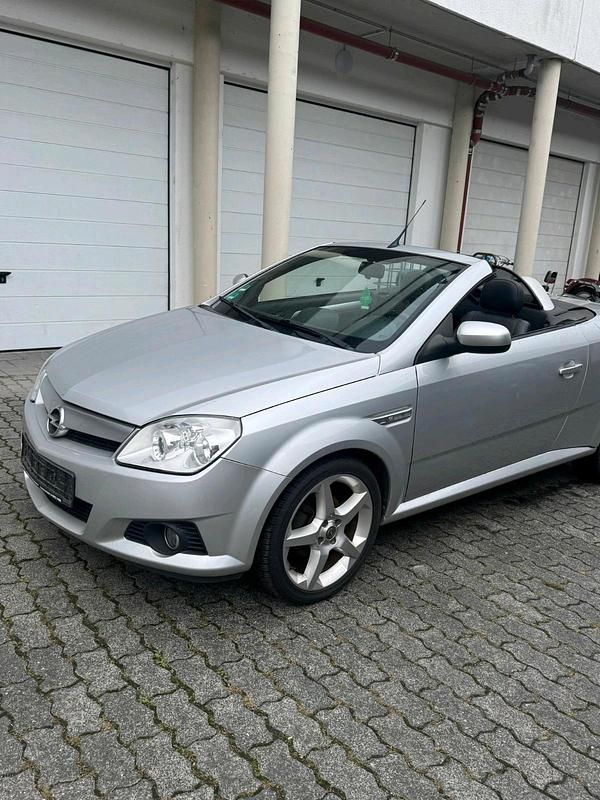 Silber Gebraucht 2005 Opel Tigra Cabrio | 1.650 € (Fairer Preis) - Bild 1/4