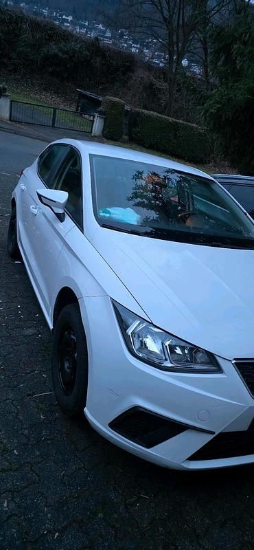 Weiß Gebraucht 2018 Seat Ibiza Kleinwagen | 6.500 € (Superpreis) - Bild 1/4