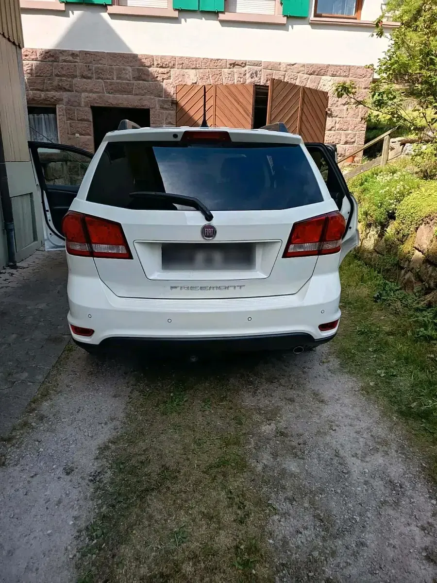 Gebraucht Fiat Freemont 170 PS (125 kW) 2012 Weiß SUV